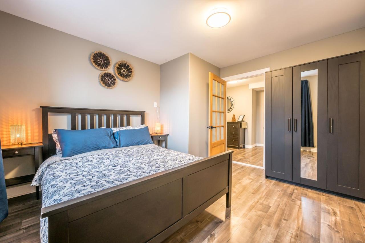 Cozy Chic Oasis 3 Bedroom Apartment *