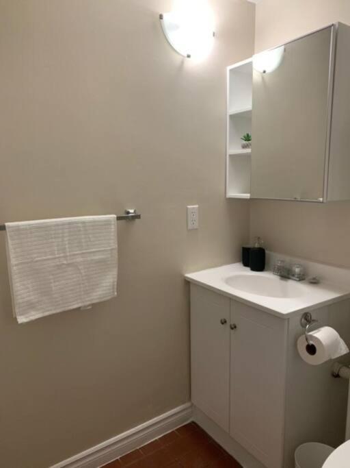 Cozy 1-bedroom In Bauer Terrace Next To Citadel *
