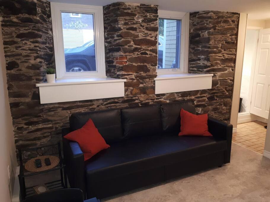 Cozy 1-bedroom In Bauer Terrace Next To Citadel Halifax