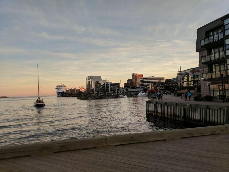 Downtown One Bedroom/historic Bauer Terrace Apartment Halifax