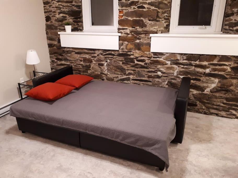 Bauer Terrace - Cozy 1 Bedroom Beside The Citadel Apartment