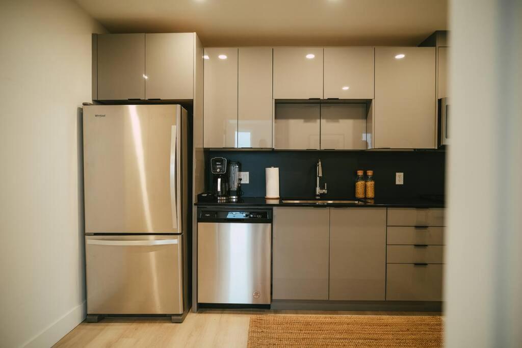 Chic Cozy Retreat - 2br - Stunning North End Views Halifax