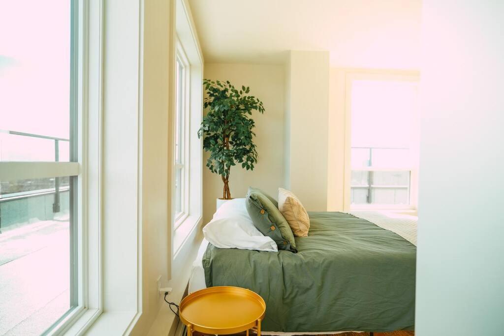 Apartment Chic Cozy Retreat - 2br - Stunning North End Views Halifax