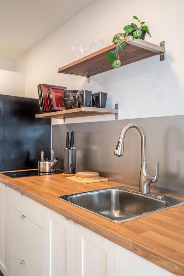 Apartment Modern Contemporary 2 Bedroom Halifax