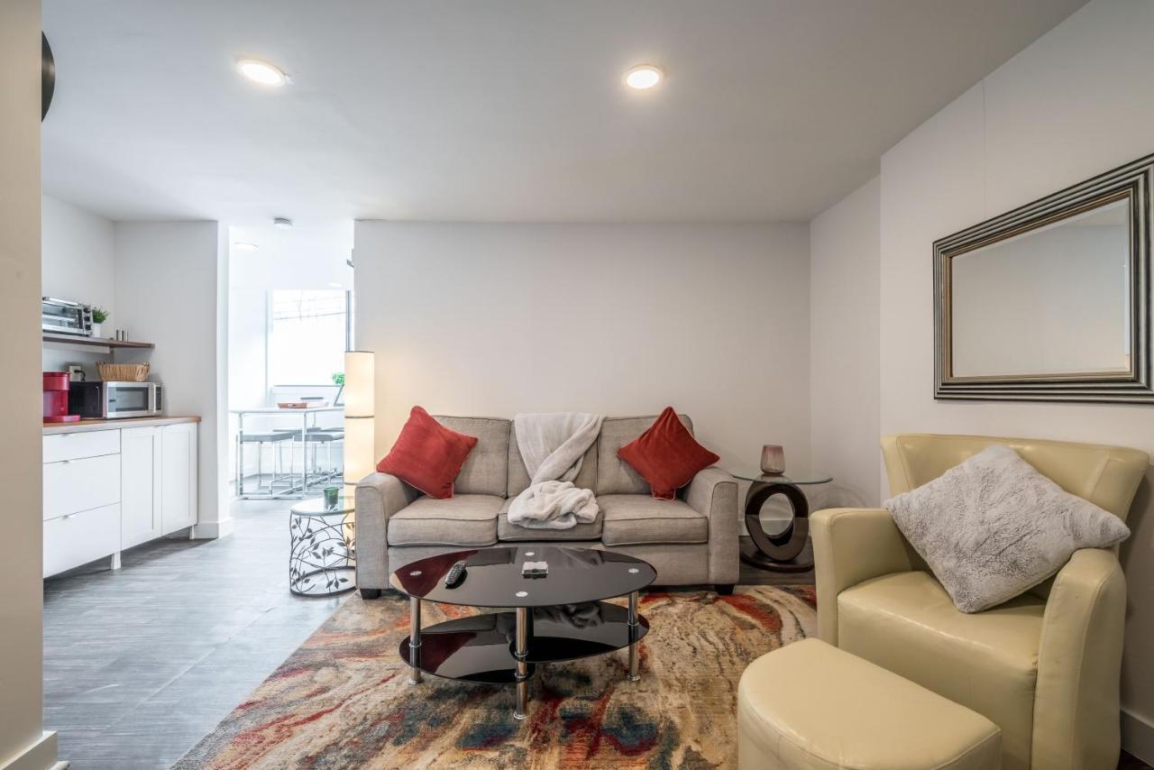 Apartment Modern Contemporary 2 Bedroom *
