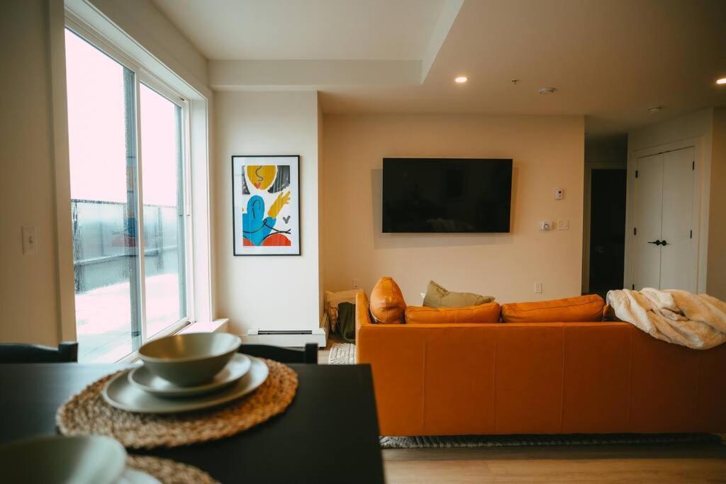 Apartment Chic Cozy Retreat - 2br - Stunning North End Views
