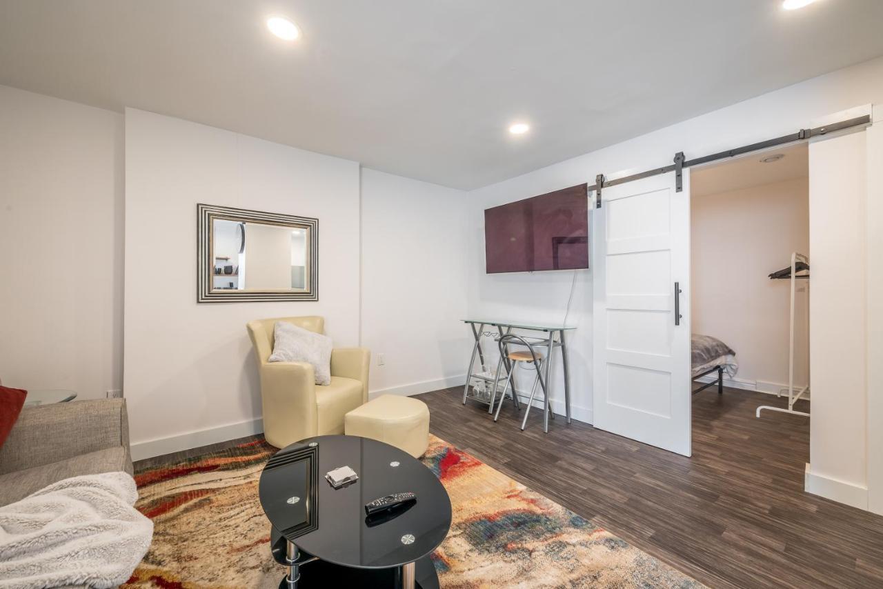 Modern Contemporary 2 Bedroom Apartment
