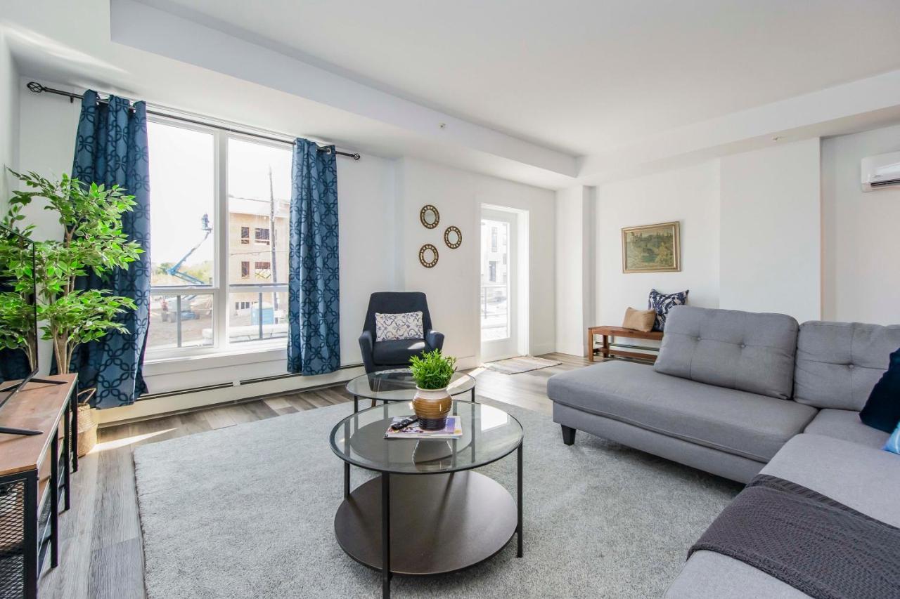 Luxurious 3 Bedroom Brand New Town House Apartment Halifax