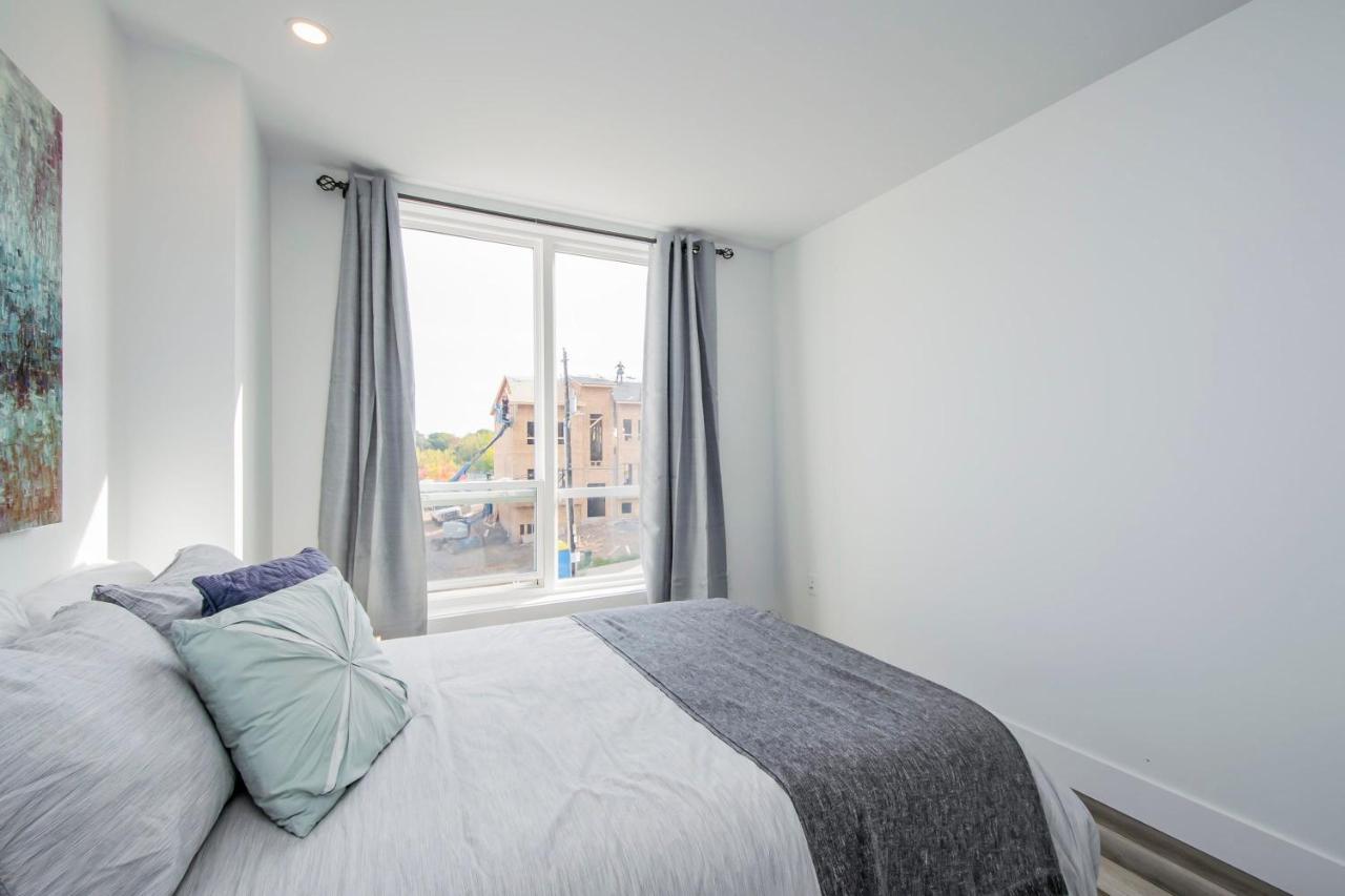 Apartment Luxurious 3 Bedroom Brand New Town House *
