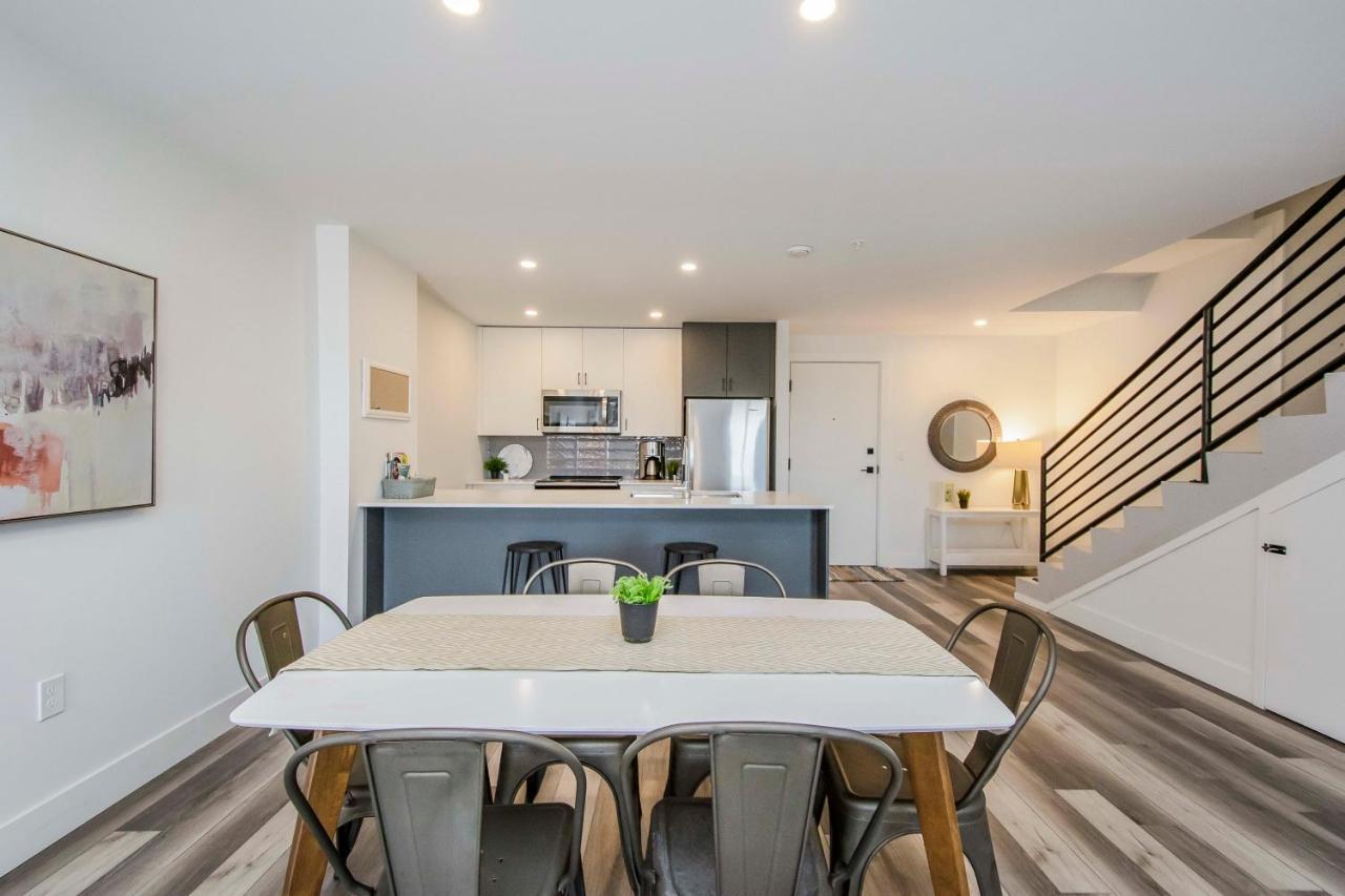 Apartment Luxurious 3 Bedroom Brand New Town House *