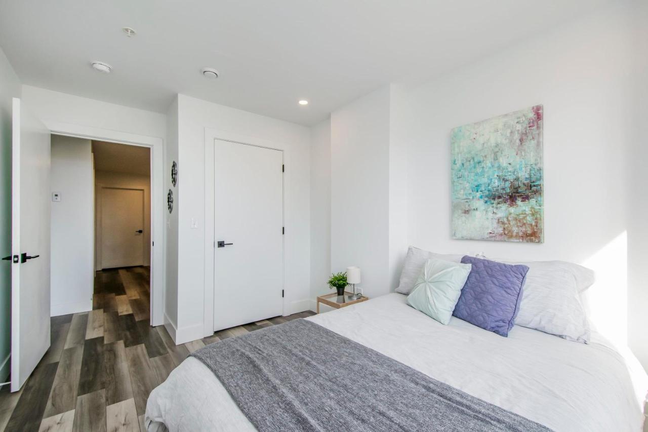 Apartment Luxurious 3 Bedroom Brand New Town House