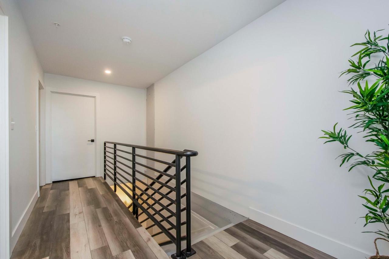 Luxurious 3 Bedroom Brand New Town House Apartment