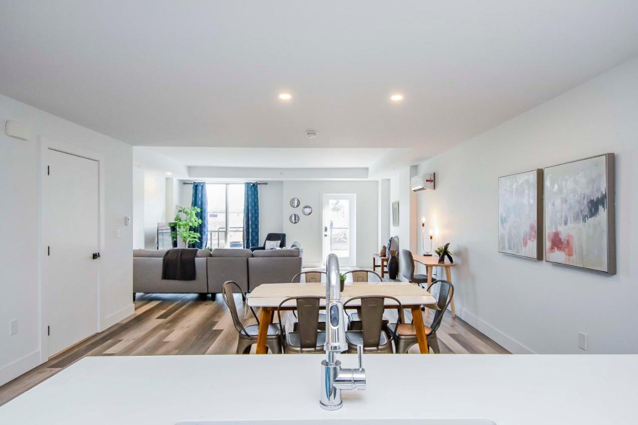 Apartment Luxurious 3 Bedroom Brand New Town House Halifax