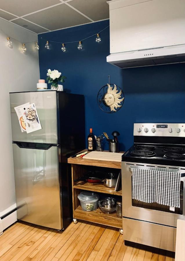 255 Comfy Studio, Location, Parking * Halifax