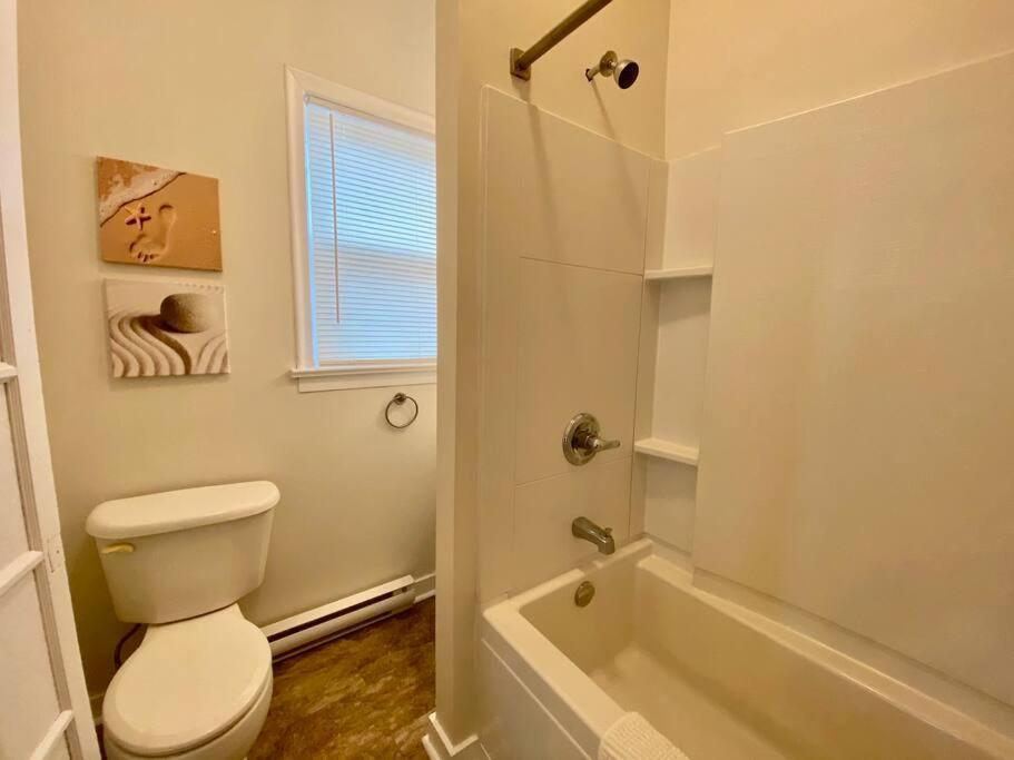 244 Downtown Studio W Patio Apartment