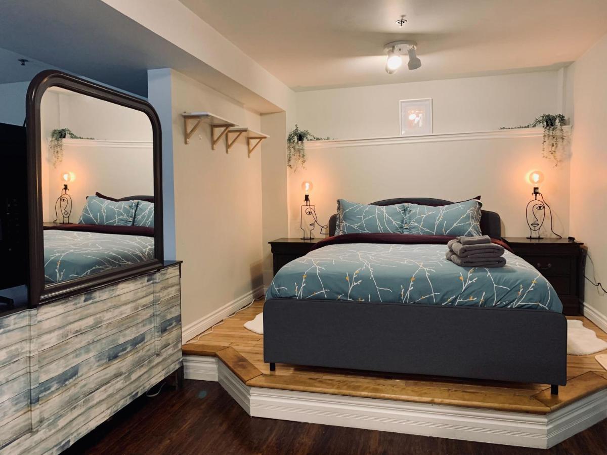 121 Spacious , Free Parking Apartment