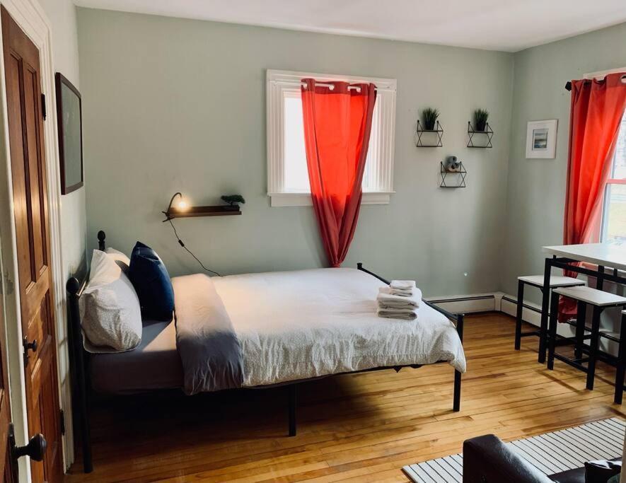 Apartment 246 Lovely Work From Ready Apt In