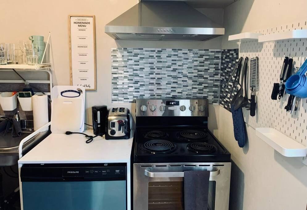 246 Lovely Work From Ready Apt In Apartment