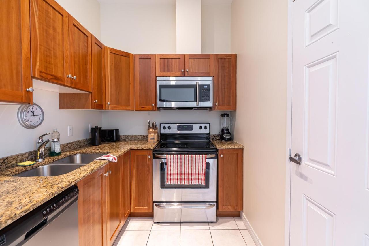 214 Sunny Downtown Loft * Halifax