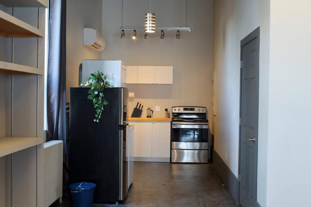 104 With Ac, Industrial Styling