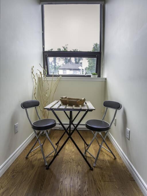 216 Quaint Loft With Ac, Abundance Of Sunlight Halifax
