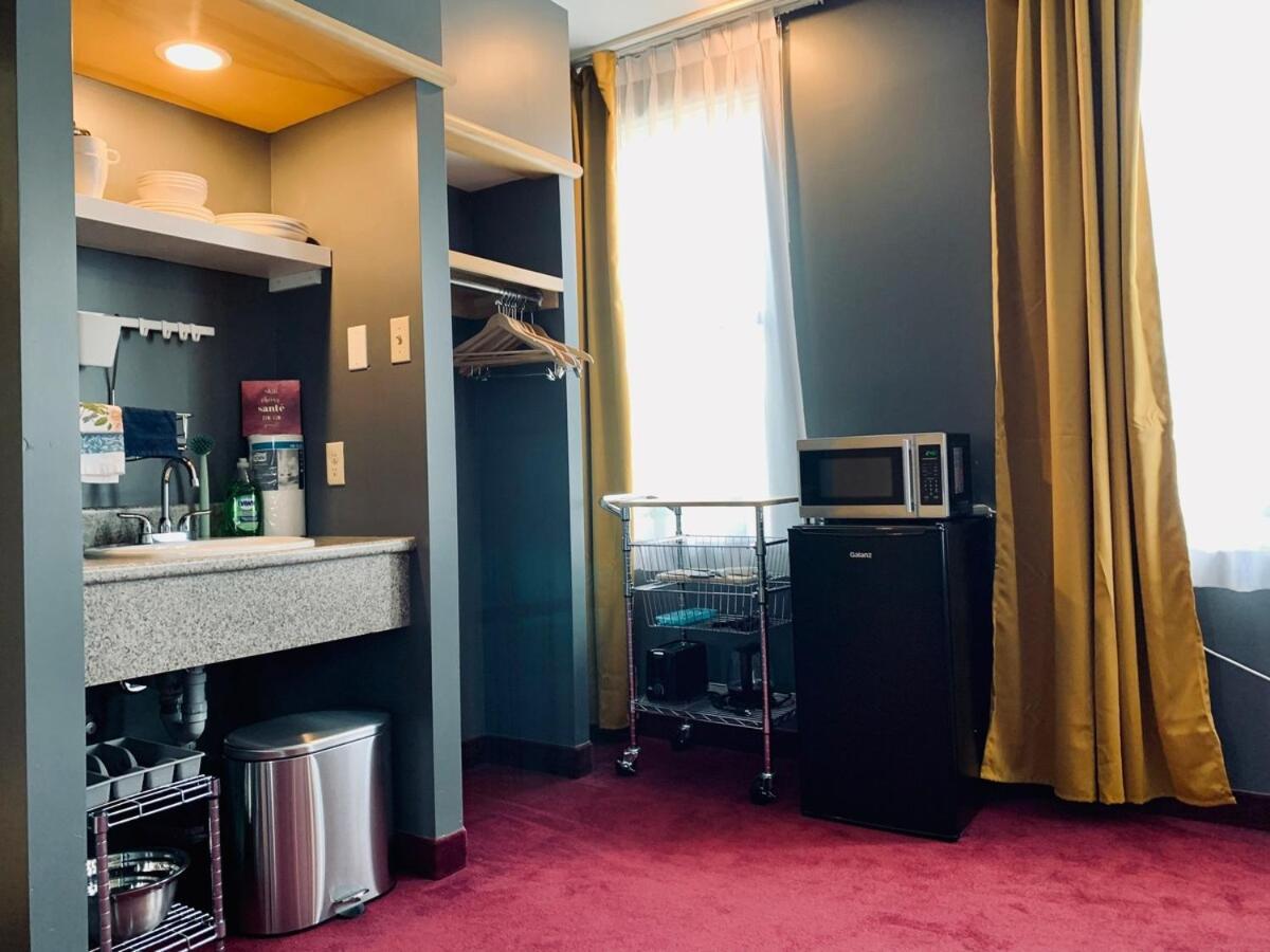 Old 300 Cozy Apt #412, Modern Dcor, Free Parking, Ac Hotel