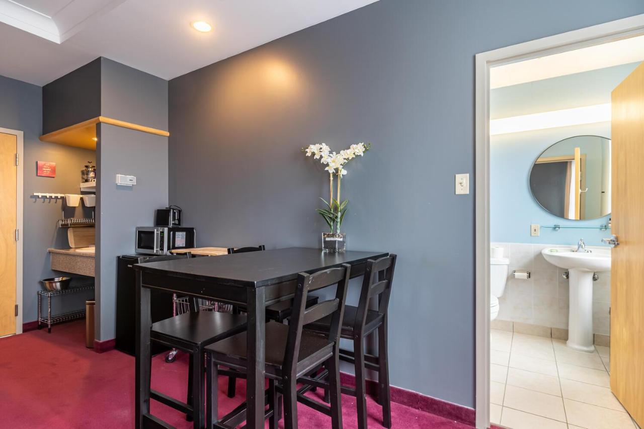 Old 300 Stylish 1-bdrm Apt #403 With Ac Hotel
