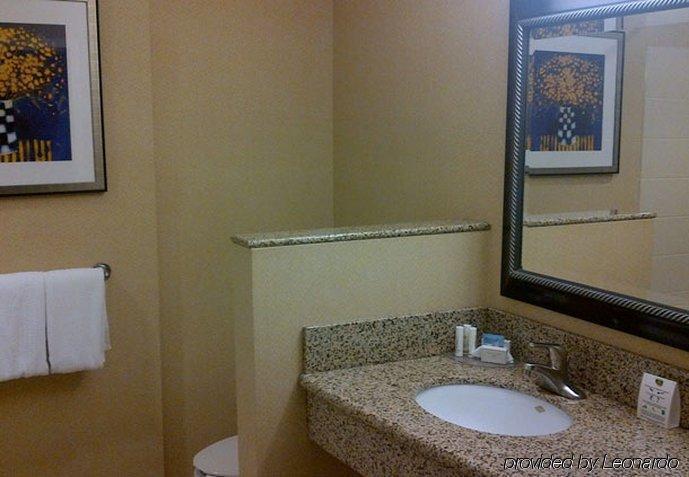 Courtyard By Marriott Downtown Halifax