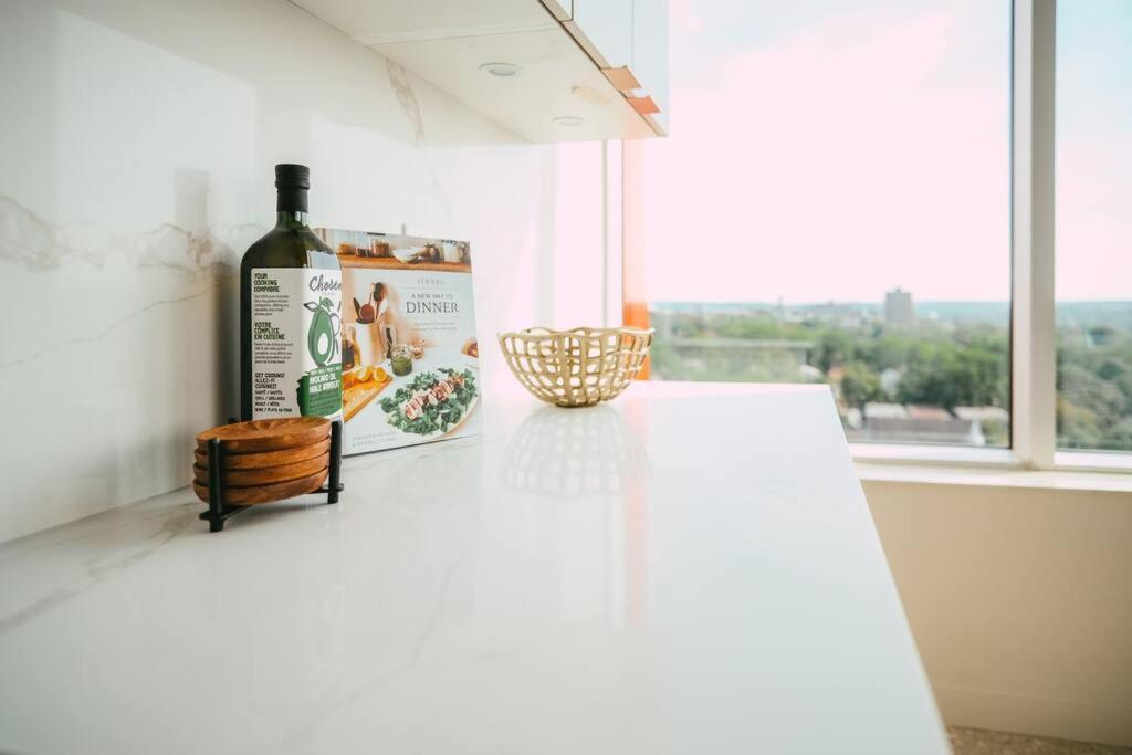*new* Luxury 2br Penthouse Apt In Halifax! Apartment