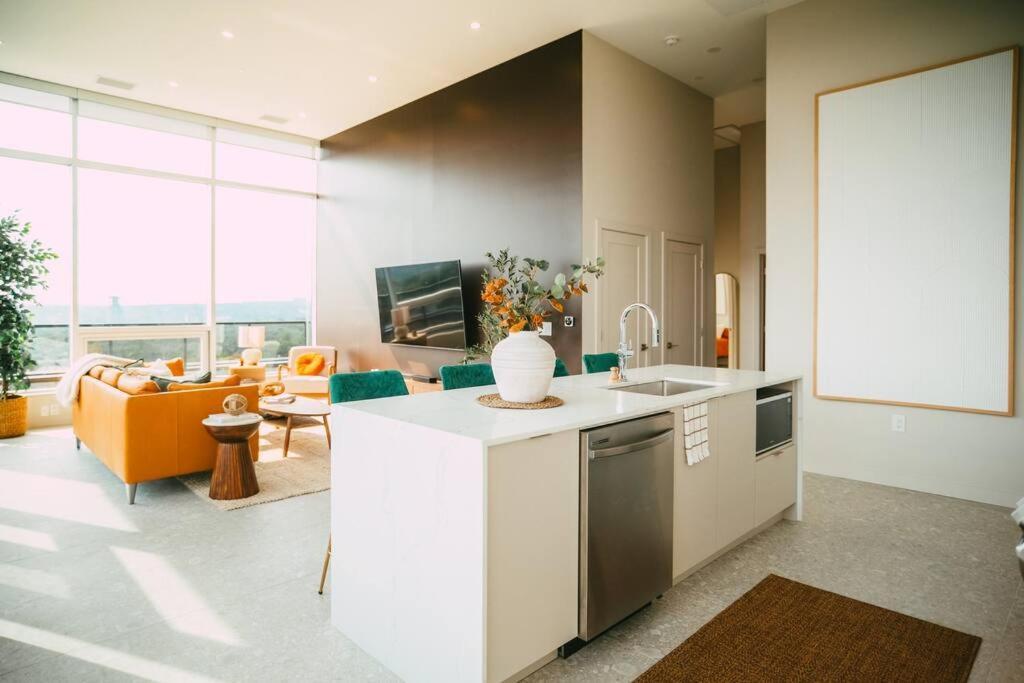 Apartment *new* Luxury 2br Penthouse Apt In Halifax!