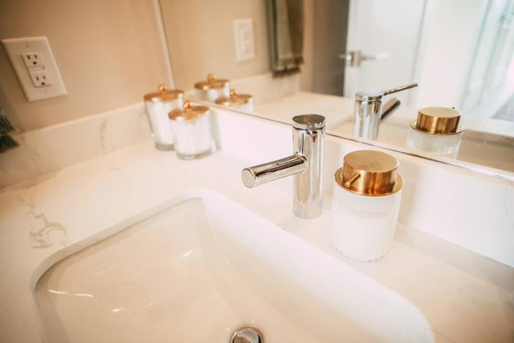 *new* Luxury 2br Penthouse Apt In Halifax! Halifax