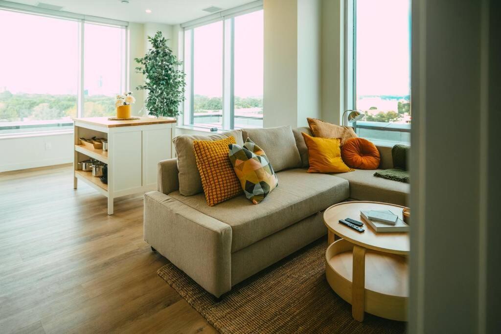 New Luxury 1br Penthouse In Apartment