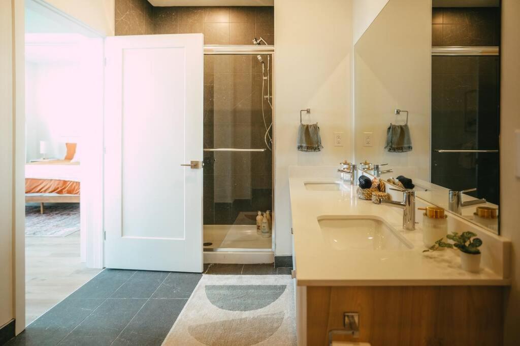 New Luxury 1br Penthouse In