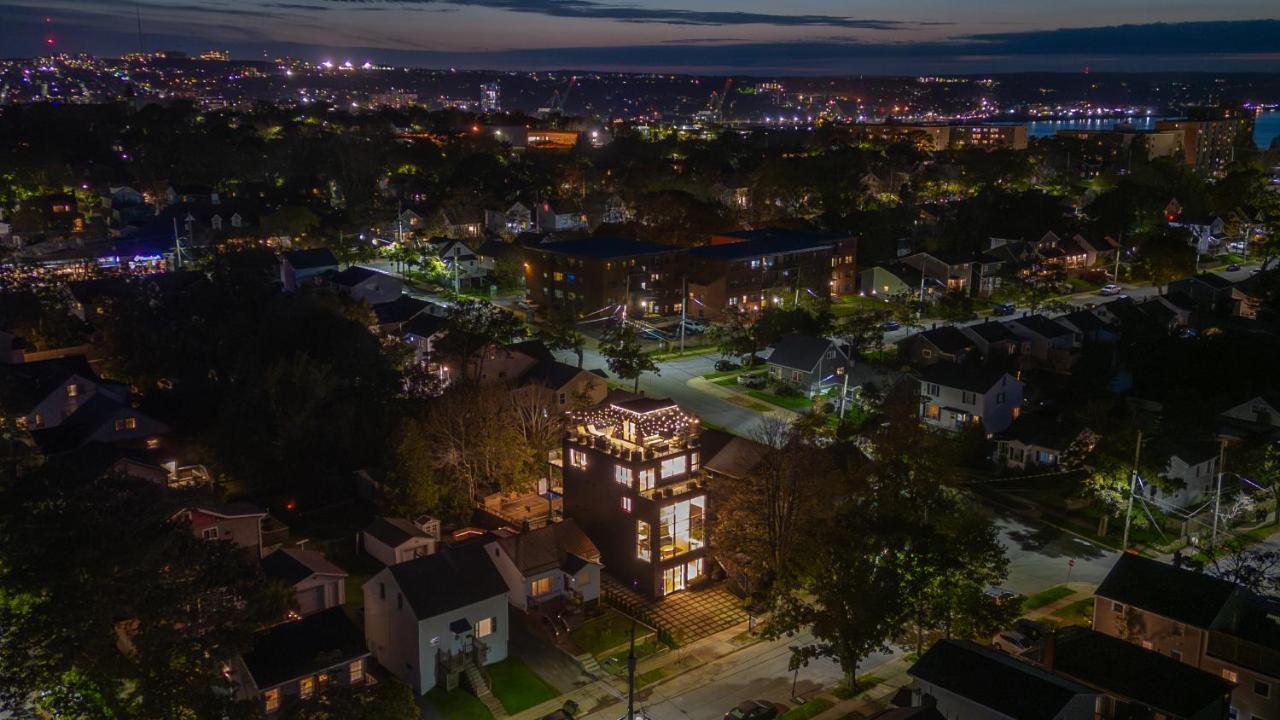 Luxury Bnb - Rooftop - The Sunrise Bed & Breakfast Halifax