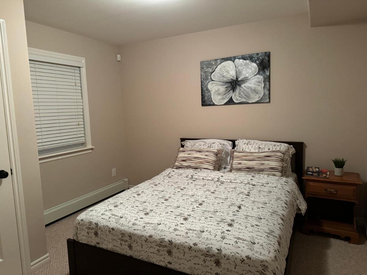 Cozy, Private Basement Halifax