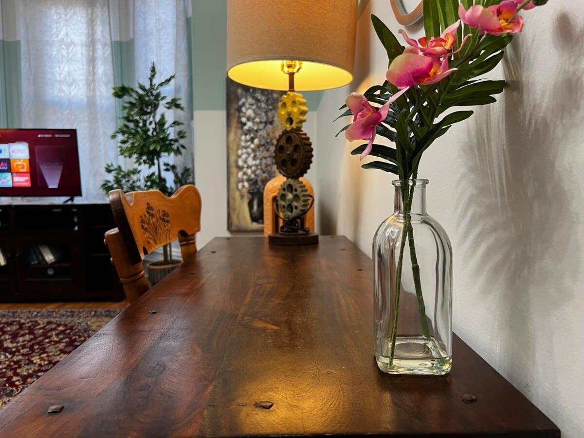 Timeless Comfort, Downtown Living, Apt#2 At The Inglis Heritage Halifax
