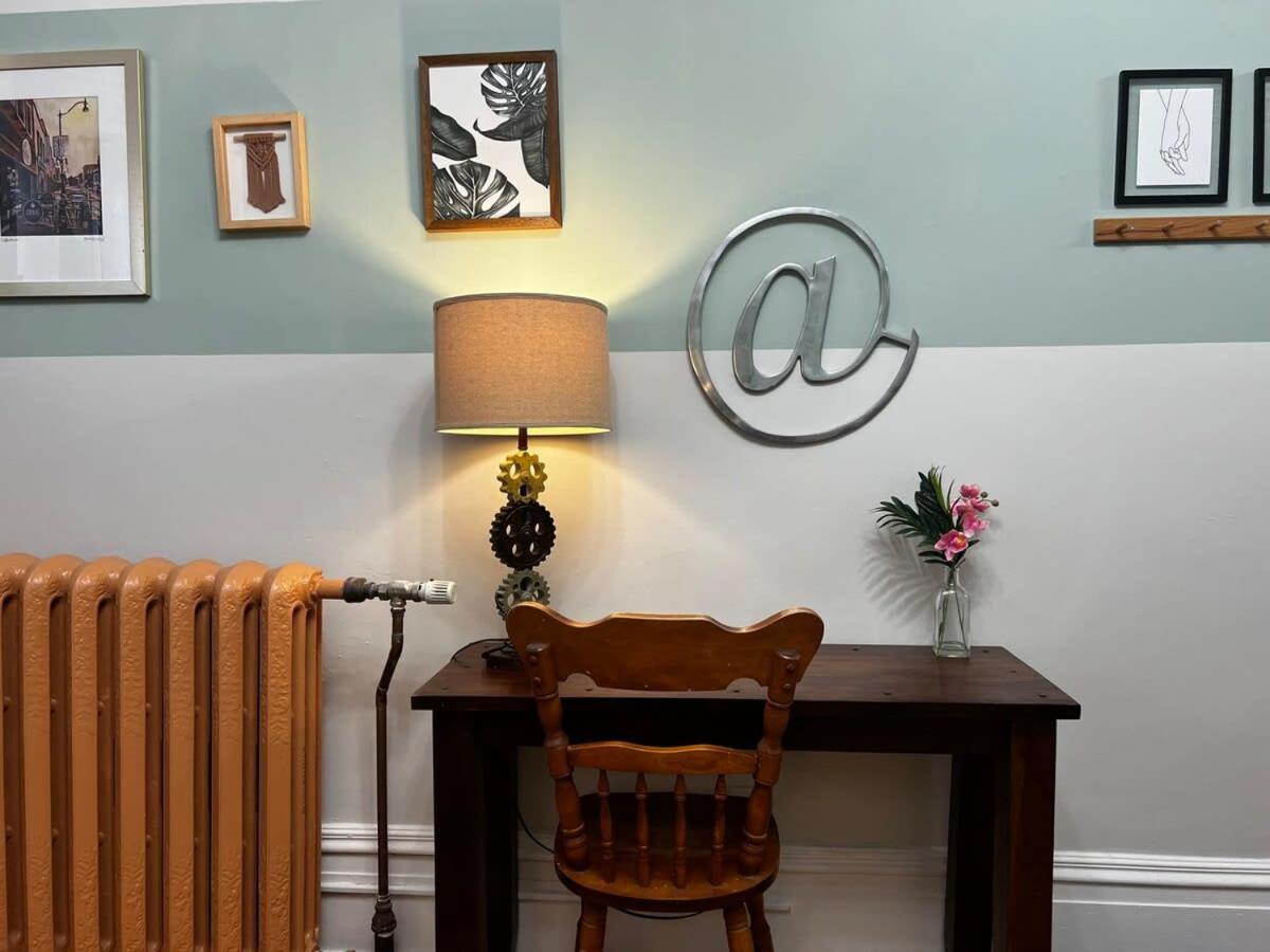 Apartment Timeless Comfort, Downtown Living, Apt#2 At The Inglis Heritage *