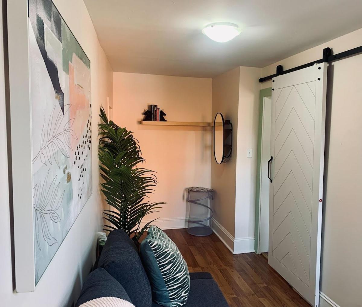 Comfortable Apt #4 With Office Space Apartment Halifax