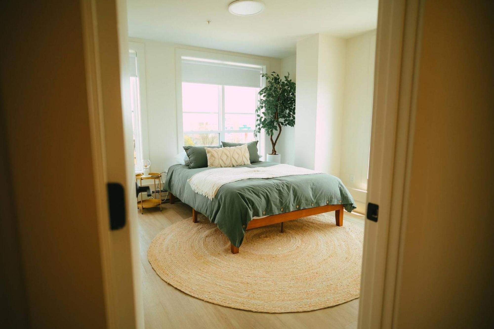 Chic Cozy Retreat - 2br - Stunning North End Views Apartment *