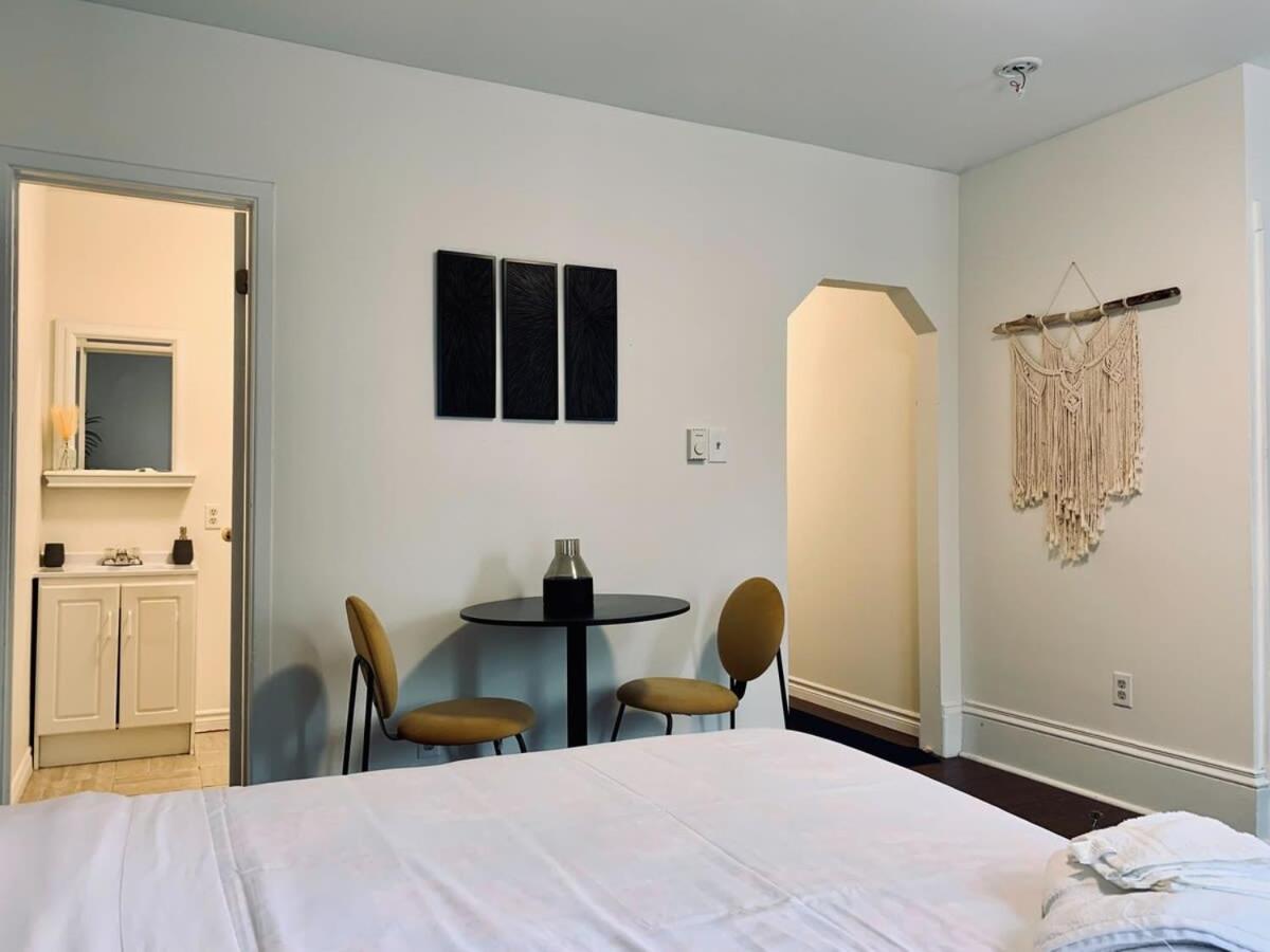 Apartment Pet-friendly Lovely #2 At Doggy Digs, Balcony Halifax