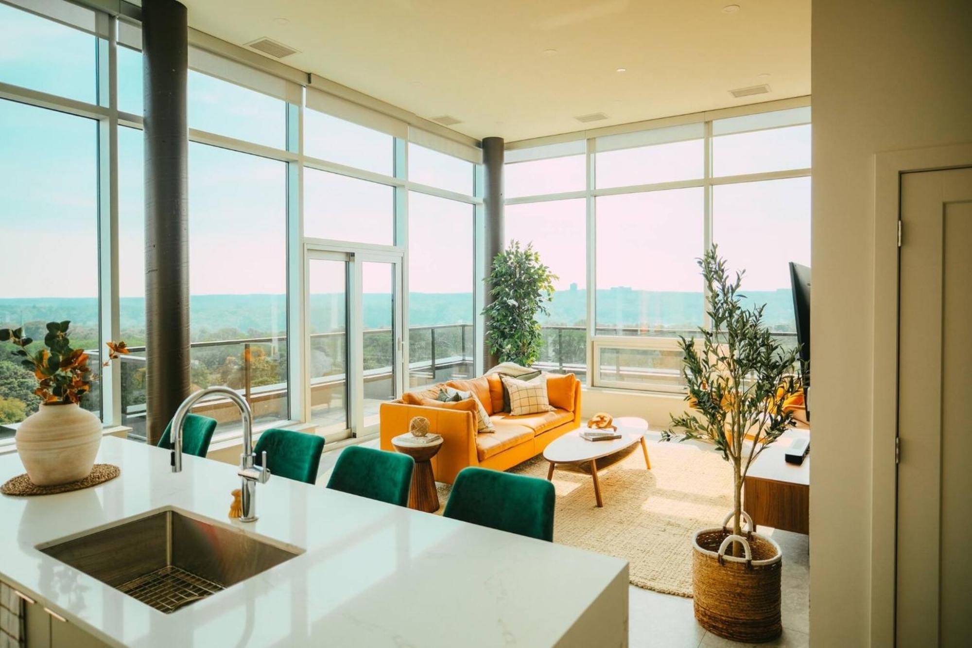 *new* Luxury 2br Penthouse Apt In Halifax! Apartment