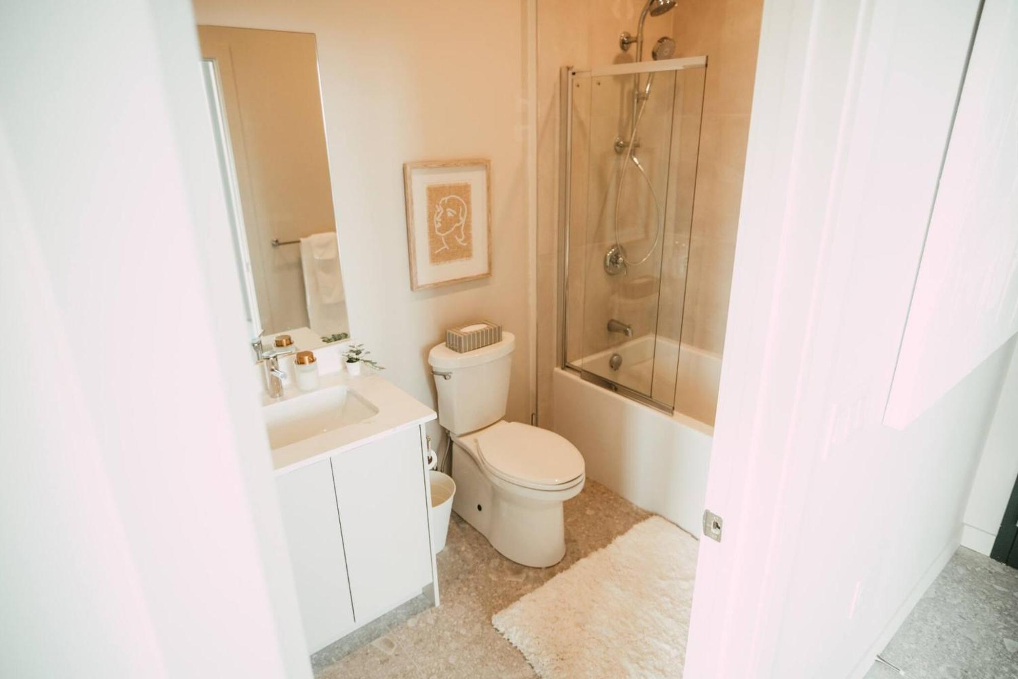 *new* Luxury 2br Penthouse Apt In Halifax! Apartment