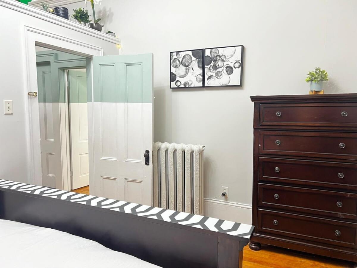 Timeless Comfort, Downtown Living, Apt#2 At The Inglis Heritage Apartment