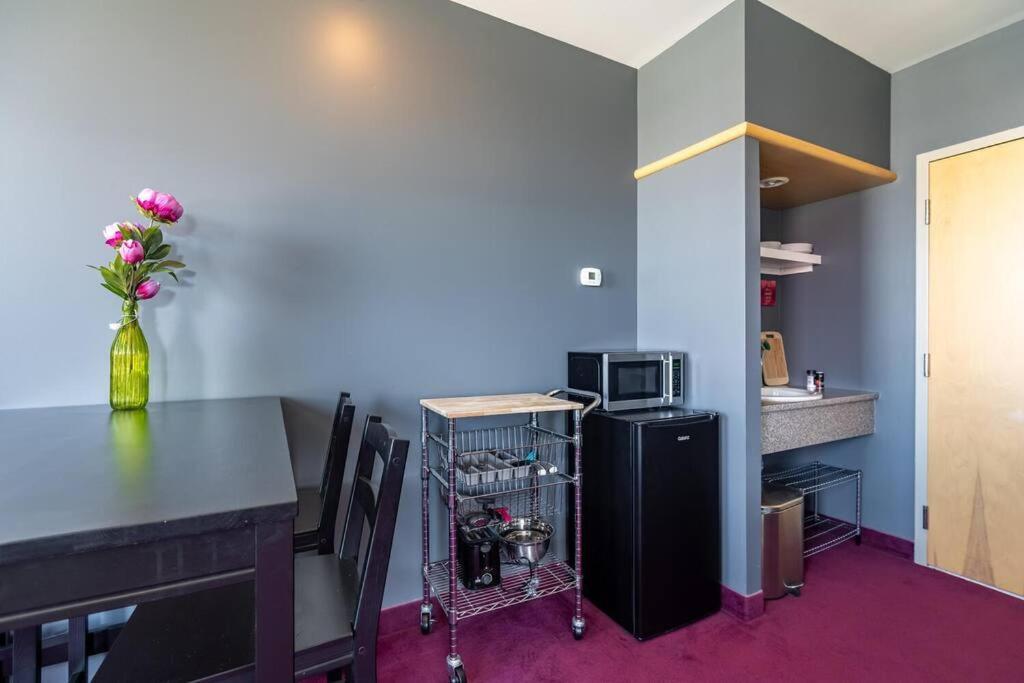 Apartment Urban Nest, 1-bdrm Apt Halifax