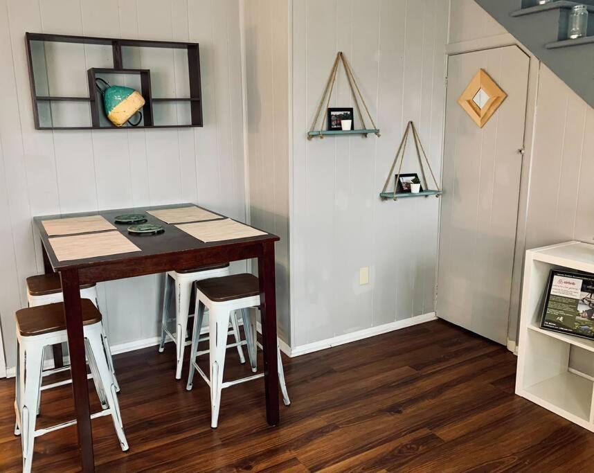 Apartment Cozy 2-bdrm, Mid Floor, Backyard Halifax