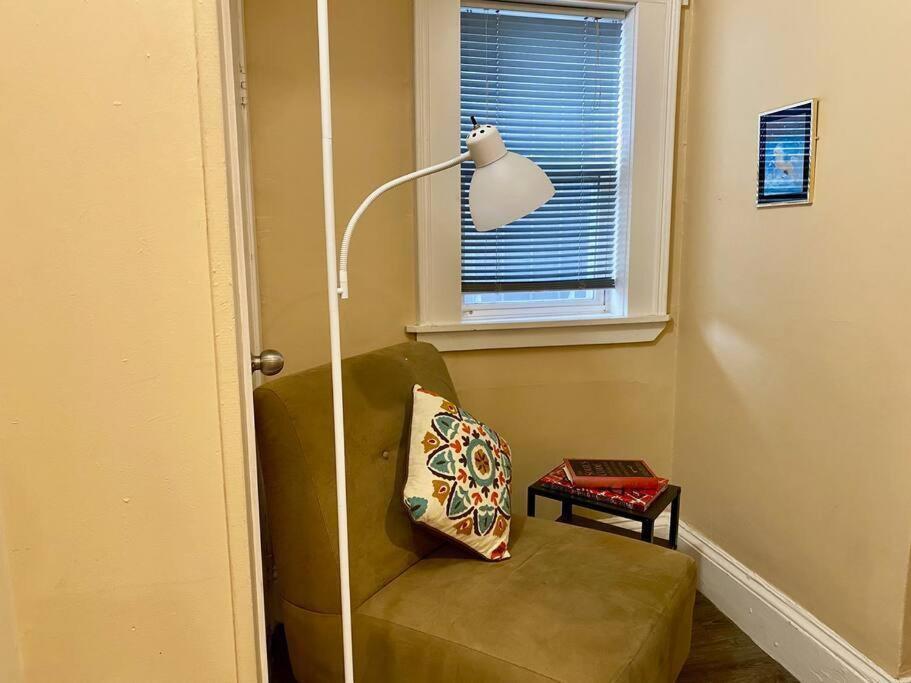 Large Townhouse, Lower Floor With Ac, Center Holiday home