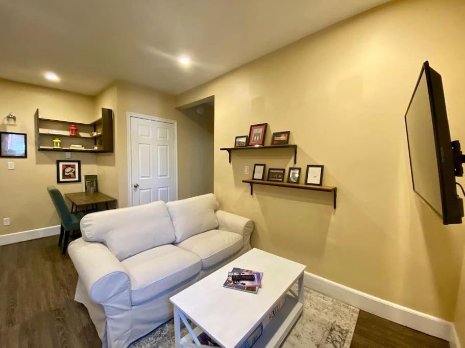 Holiday home Large Townhouse, Lower Floor With Ac, Center *