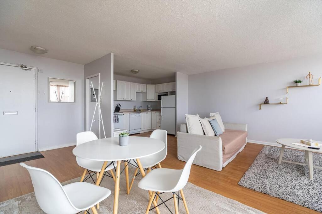 Apartment Bright Dt #7a, Amazing View