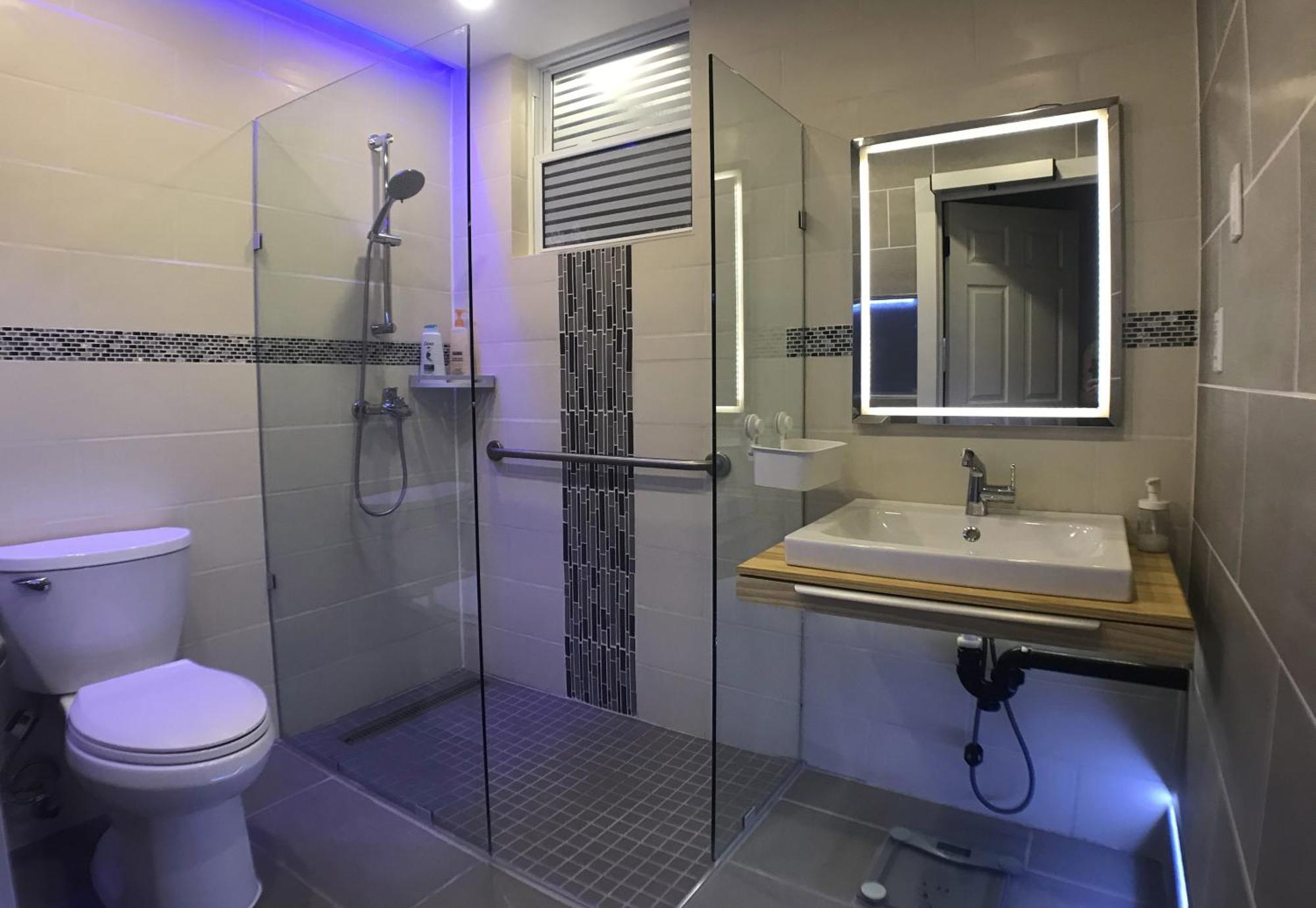 Apartment Modern, Cheerful 2bd 1br Apt+free Parking *