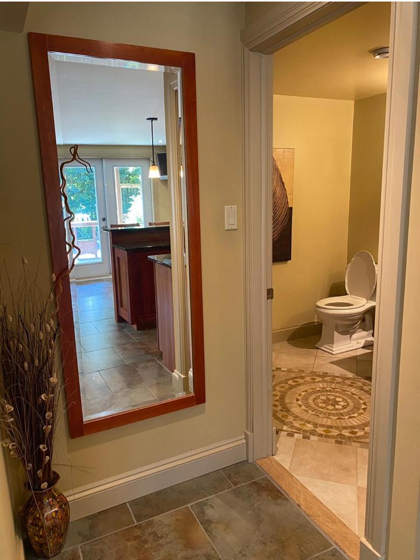 Guest house Luxury Bachelor By Waterfront -hot Tub